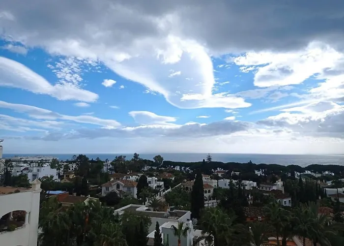 Atico Duplex Guadalpin Apartmán *