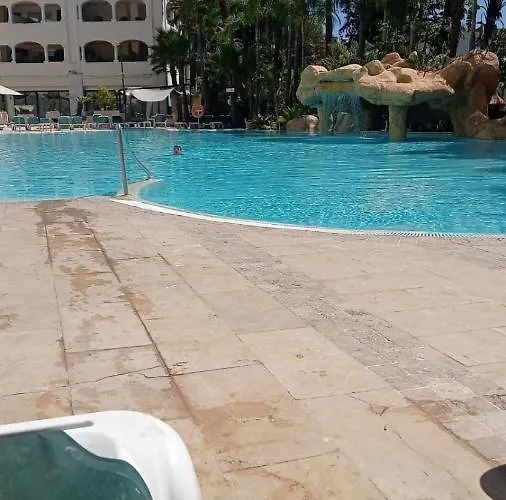 Atico Duplex Guadalpin Apartmán *